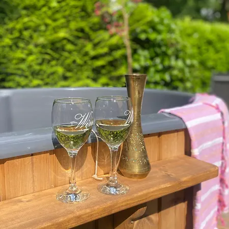 4 Persoons Boetiekchalet Met Hottub Chalet *